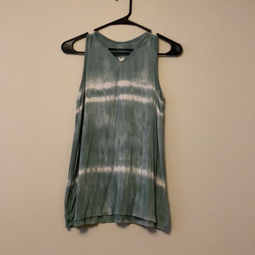 Justice 14/16 regular sleeve green tie dye shirt